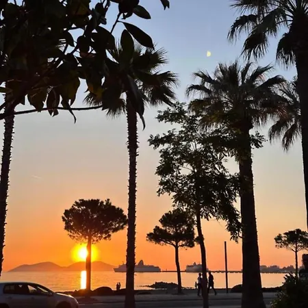 Aleks Lungo Mare Apartment